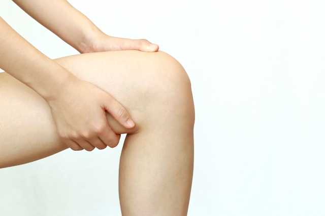 膝の水は、抜くと癖になるのは本当か？抜かないほうが危険です！その原因と治療方法を解説